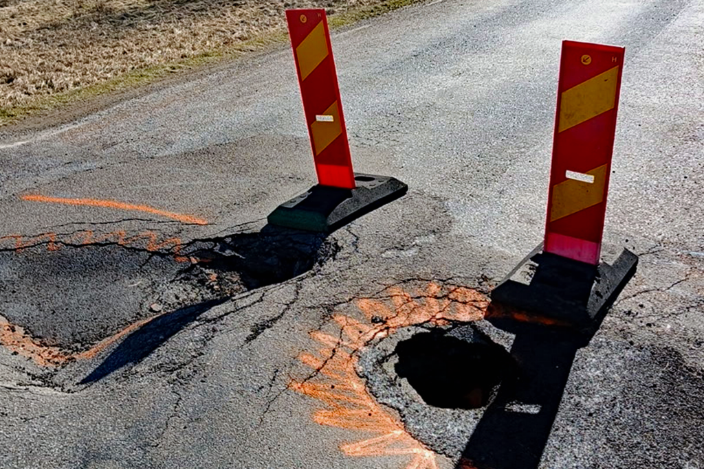 Väg avstängd efter slukhål – NYHETERsto.se | Stenungsund – Tjörn – Orust – Lokala nyheter utan betalvägg!